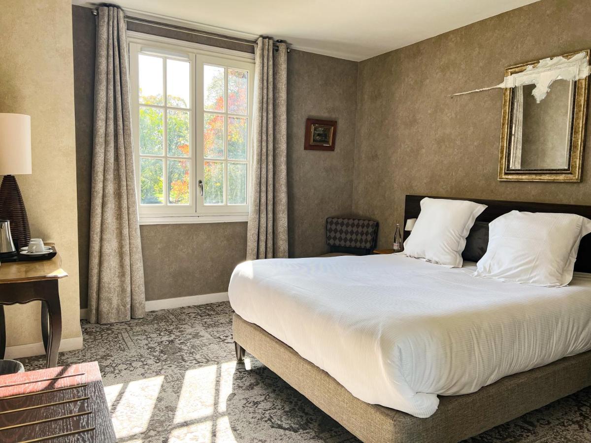 Logis Hotels Chateau De La Barge Chaintre Экстерьер фото